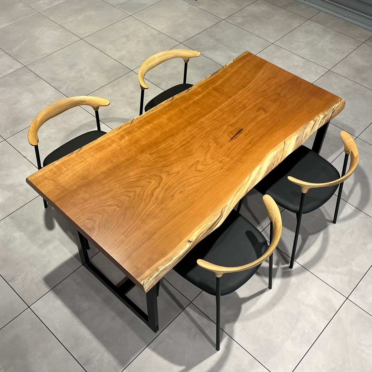 大川店 チェリー 幅160×奥行70-80.5×厚み5(cm)