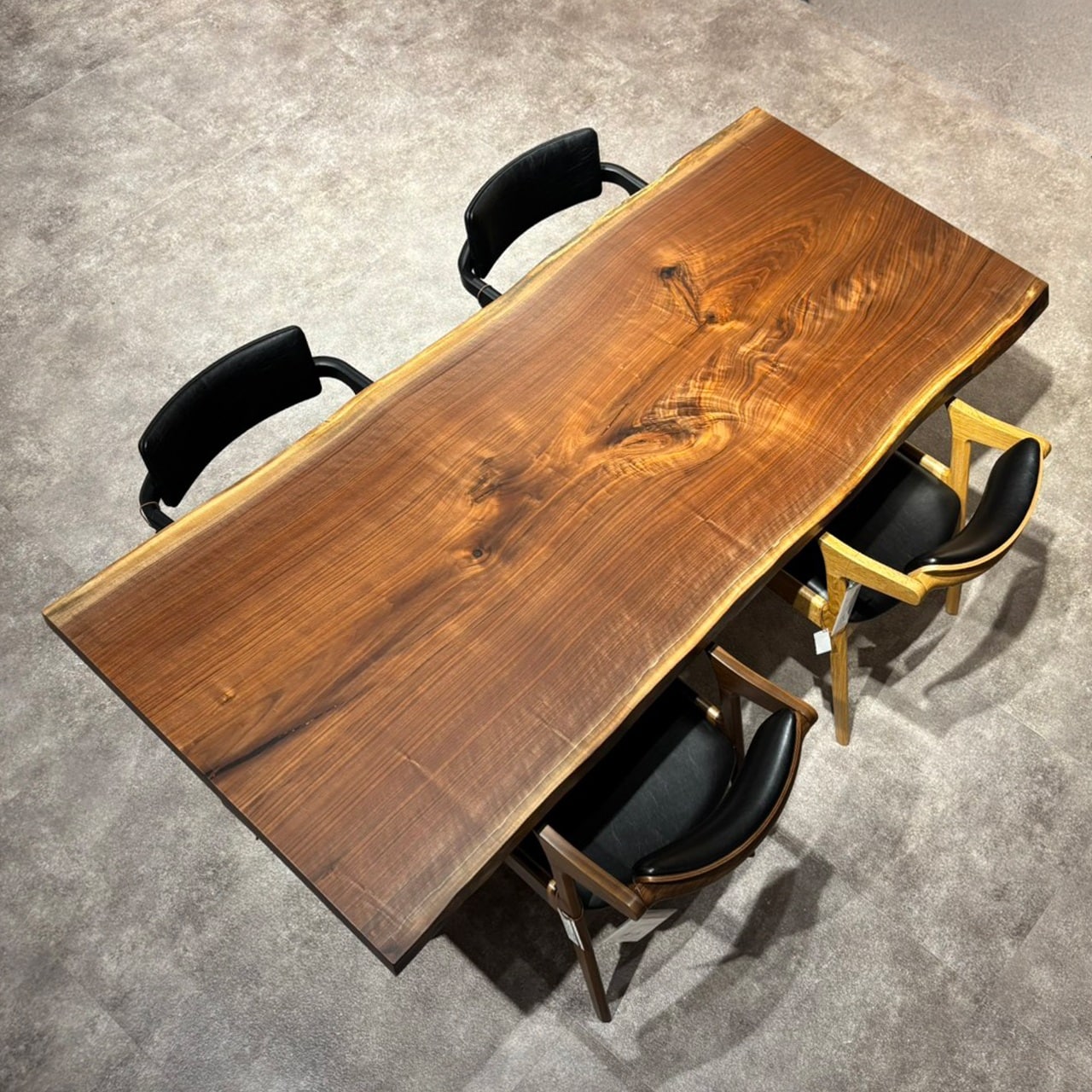 名古屋店 ウォールナット 幅200×奥行82-90×厚み5cm